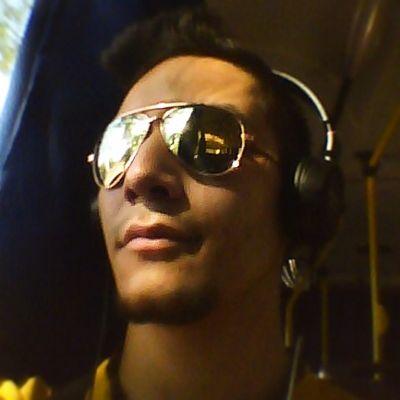 MatiasVocos's profile picture. Viví la vida con una sonrisa, que sino no tiene sentido vivirla... M.V