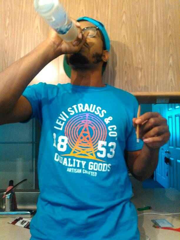 im a trill ass niggas thats on my road to success got two twins boys and a baby girl that's my world an they depend on me ! Its death B4 dishonor R.I.P N.O