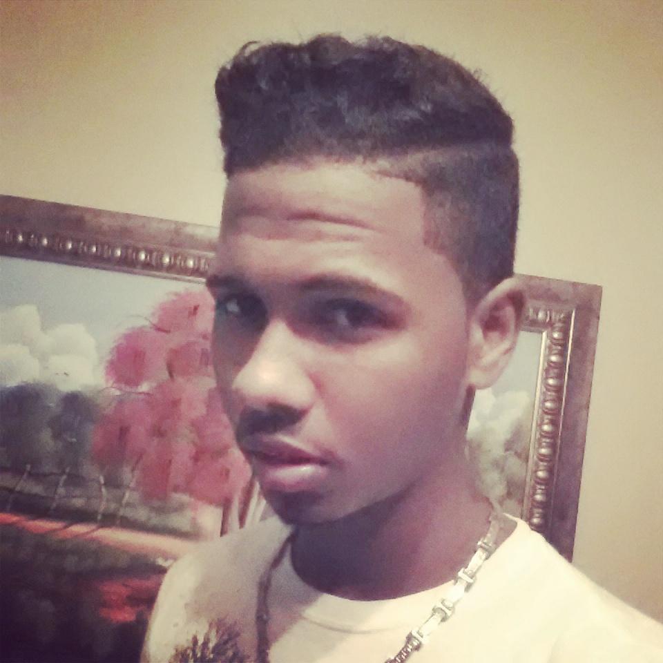 I'am the Best,  I' Love Me ♥ I' Lov£ The Müsic ♪ The Music Is My Live ♪♥ ~ I' love all my friends the Twitter ~ !!! RbN ☺