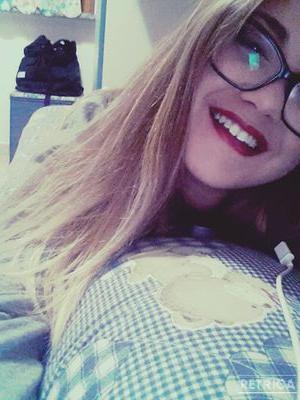 ciao sono giulia e vengo da civitavecchia. ho 16 anni e ascolto musica rap..Gem