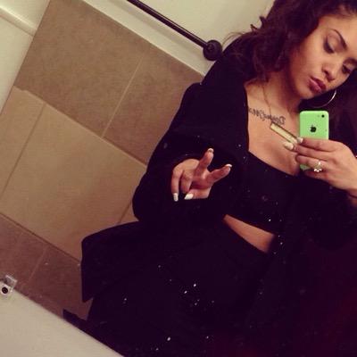 DayinairaDavis's profile picture. partying gets me wetter