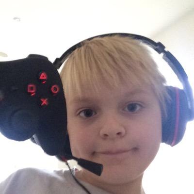 Leader of UStop, a COD quickscope team that was just created. Worker of @JkaasOfficial and JetThere