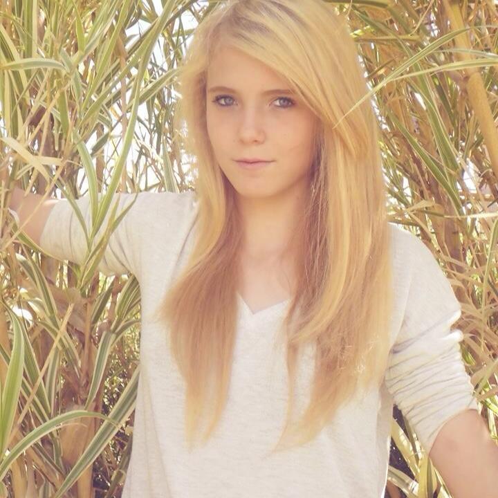 14. Spain & France        Singer, Model & Actress YOTUBE OFFICIAL: https://t.co/zwHWRmg5LV Esta es mi primera cuenta: https://t.co/v2cpGyKNfP