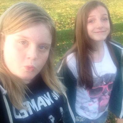Caitlyn Ball and Nicole Simpson❤️Love the Vamps from the start