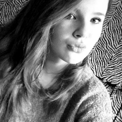 love my friends~single~geuzencollege west 3L~bday 19feb~blondine~love the life that i live~broer @semm_bossaa~zus @ambeeeerxoxo❤️