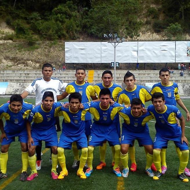 Me gusta el futbol, juego en la Tercera División de la Liga Nacional, con el Club Deportivo Santa Catarina Pinula  Sígueme y te sigo =)..