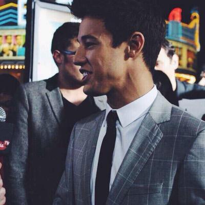 Cameron Dallas- The reason why I'm alive
Bryant Follows
