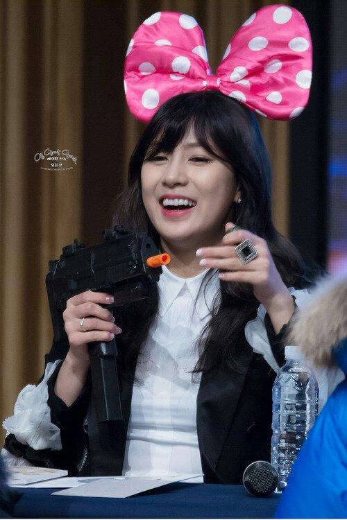 Hi! I'm a roleplayer of Apink Maknae, Rapper, Vocalist. Oh Hayoung imnida. ©96. Follow the real one at @Apinkohy.