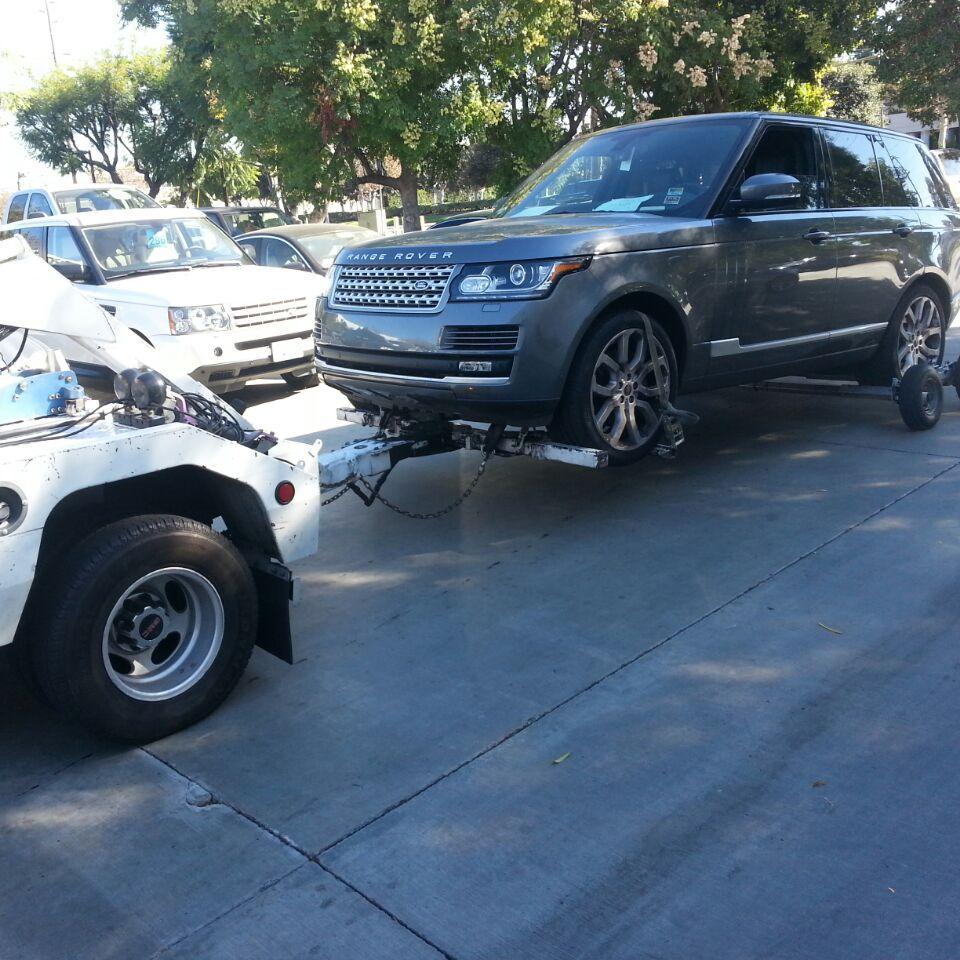 EastLATowing's profile picture. 