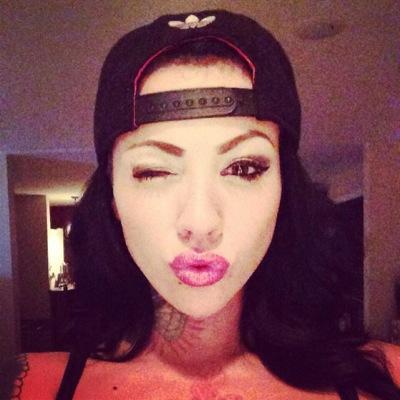 AdoredVenom's profile picture. lil wayne is bae, lana del rey's a queen and amanda bynes is a princess. k? k. welcome too thotland.