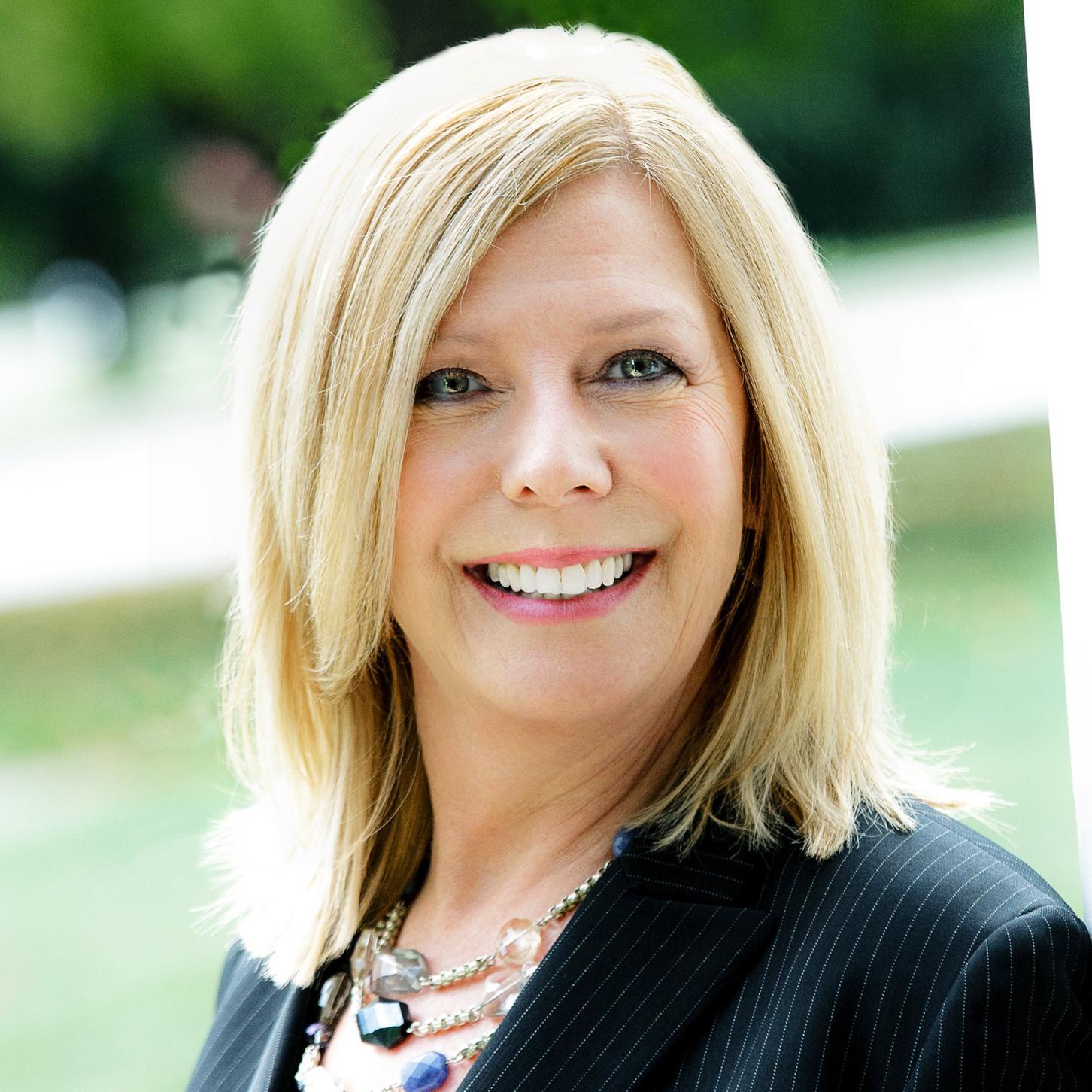 dianasabol's profile picture. 