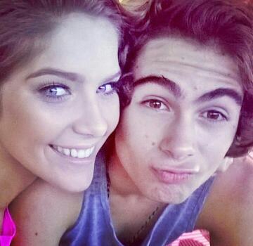 Perina não é so um casal, é a razão de todos os meus sorrisos, Perina não é só as 17:40 é de janeiro a janeiro até o mundo acabar