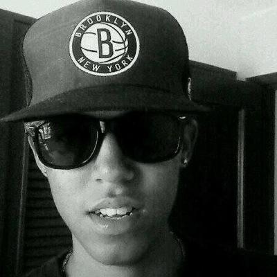 Instagram//yelenmusic
Face Page//Yelen Fans 
Booking Movil//3174802504-3117772364 
Youtube//Yelenmusic