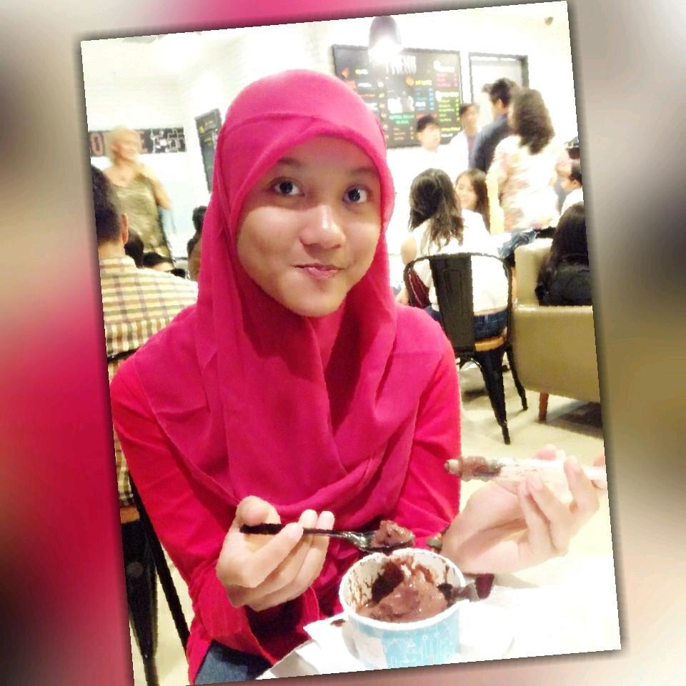 Nisasalsabila44's profile picture. life is struggle doesn't to know defeat or win..
 life is religious service to God. ♥Allah