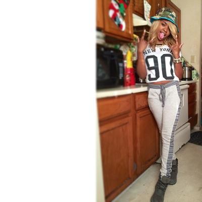 God/Dancer/Model IG:Mixx_Beauty_ Email: model2010live@gmail.com Intern @957JAMZ