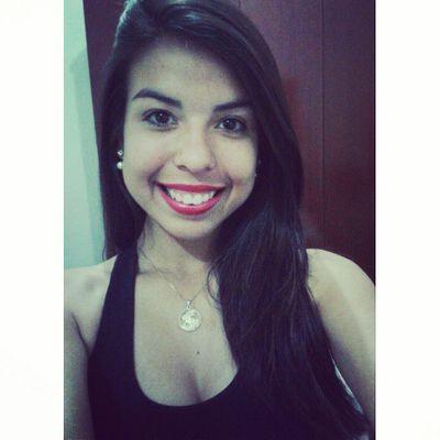 ''Nem vem tirar meu riso frouxo com algum conselho que hoje eu passei batom vermelho!''