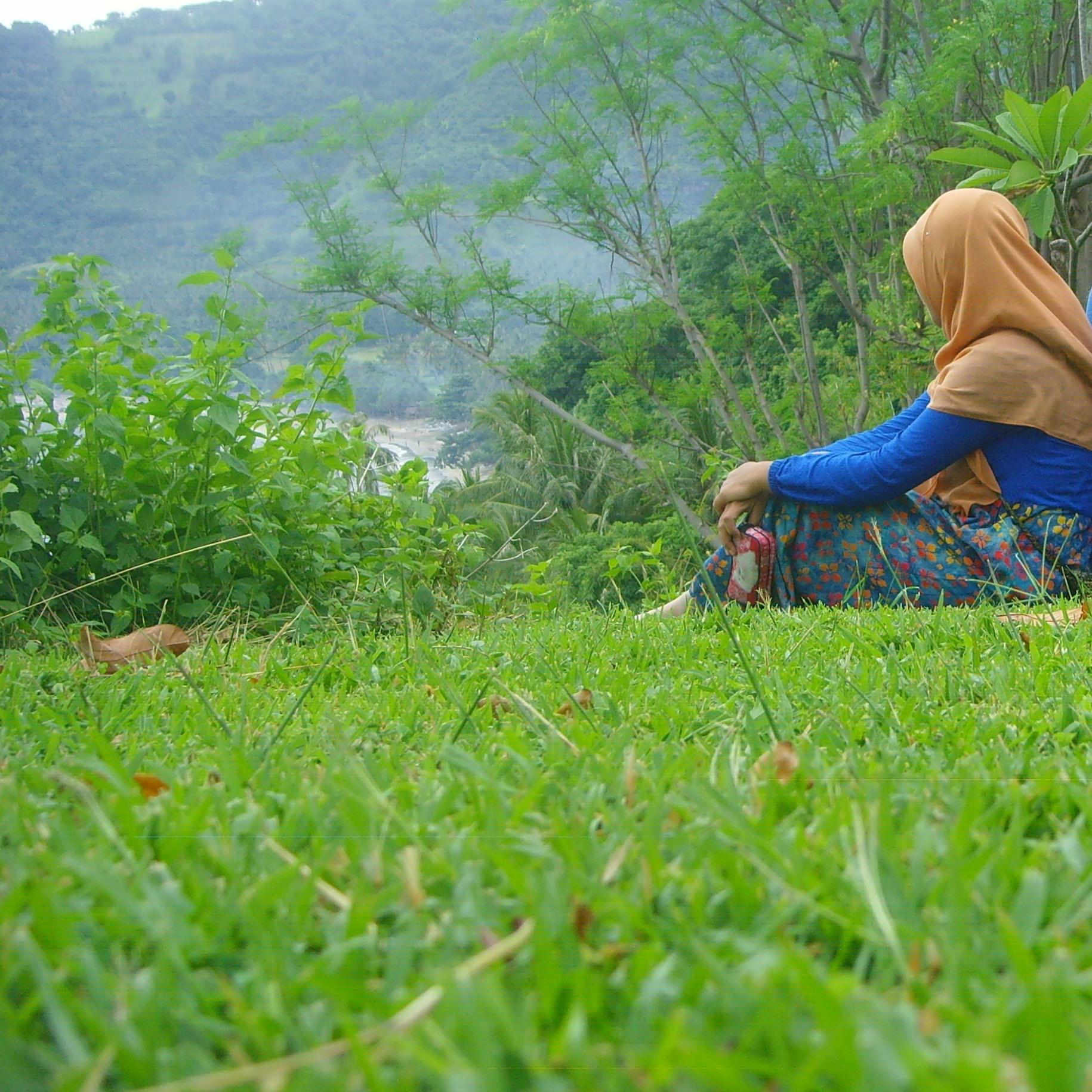 Sketsa Muslimah Merenung Rahman Gambar