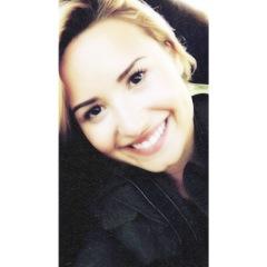 please follow @blondvxto | free hugs