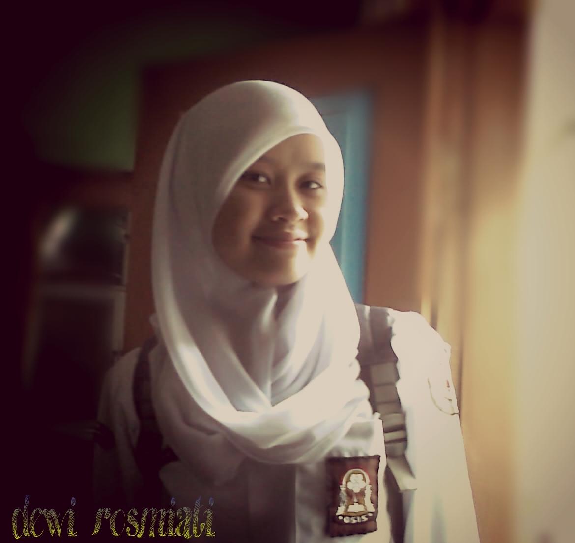 Find me with
Ig: dewirosmiatii
Pin: 553B4812
Line: dewirosmiatii

Love allah
Single happy,love yellow, love anime
And i love you