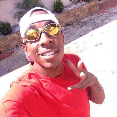 Faça que os erros te façam crescer, Na dúvida escolha o melhor pra você, Dê mais importância a quem lhe quer bem