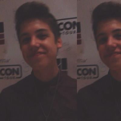 (sorry if you got this already) FOLLOW @espinosea BC SHE GAVE YOU THIS FREE FOLLOW AND SHE FOLLOWS BACK!