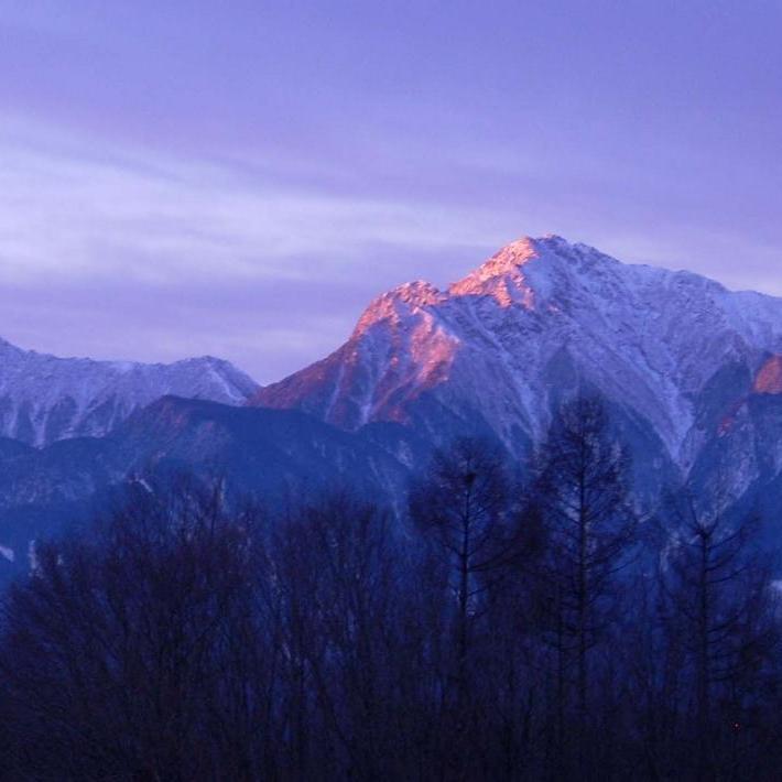 スティルフォレスト

アルプス山脈・富士山・八ヶ岳が目の前に見える３万坪超の丘にサバゲーフィールドを作っってます
ＷＷⅡヨーロッパ戦線バストーニュの森やアルデンヌの村を1/3くらいのジオラマでフィールドに再現して行く工程や日々のちょっとした出来事や思いを呟いていきます