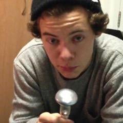 can you follow @voidzaynxlrh and help her get 2.6k she'll follow you back tysm