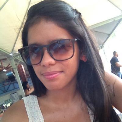 A Vida é curta, portanto, quebre regras, perdoe rapidamente, beije suavemente, ame de verdade, eee nunca se arrependa do que lhe fez sorrir !!