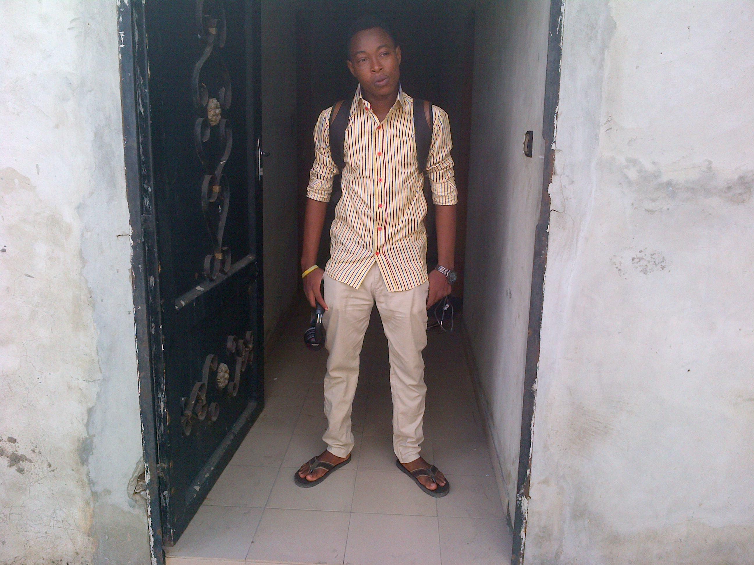 ising,Iwrite,itune,icreate n istandout ...living life happily-easily is when you just live your life ur way #OT👌..because you can’t be me and I can’t be u 👍.