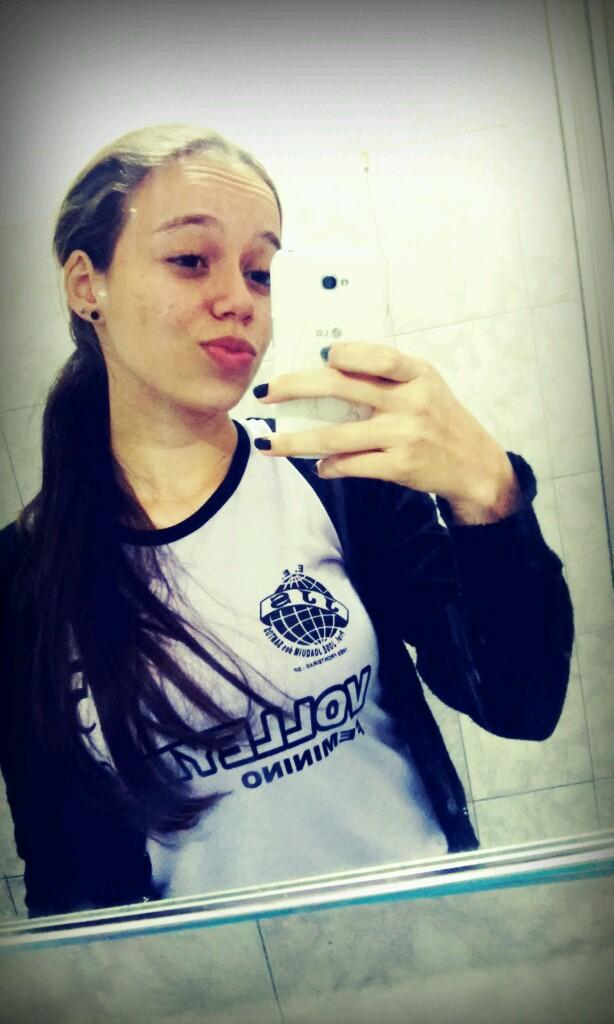 É bom sonhar, mas é melhor sonhar e trabalhar. A fé é poderosa, mas a ação com fé é mais poderosa ainda.