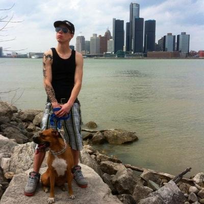 im a live streamer on twitch im 26 i love to play games i play a lot of PS4 some PC i am doing live draws for my followers and donators read my bio on twitch