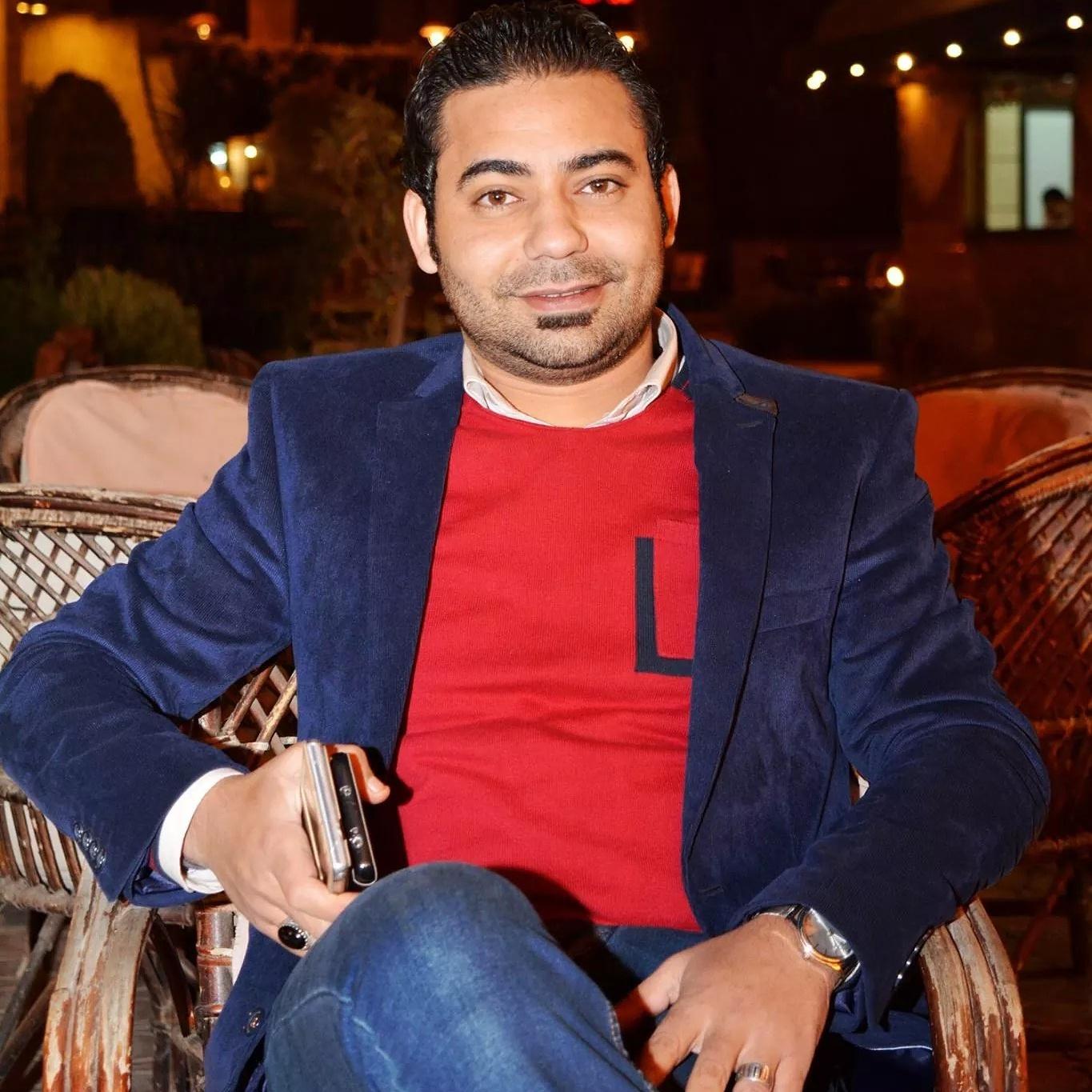 ‏‏‏انا رجل لا أنحنى الا في صلاتى احب وطنى ودينى وأكره كل تاجر دين واحب وطنى وجيشي ولا أنتمى لاى حزب سياسي فقط انا مصري حر وافتخر