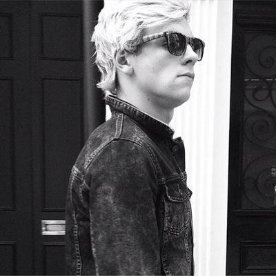||. Other account is @TheAlecMoon_ and @ANerdyRocker