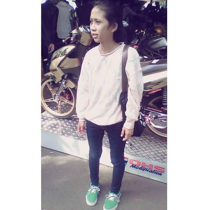 Bandung 20 Februarry 1994 | MI - Baiturrahim Bandung | Smpn 23 Bandung | Sman 7 Bandung | PT . KUAhahahahaaa .