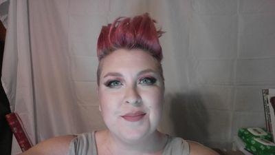 Fletcherbiatch's profile picture. I'm a momma, a wife, a Book worm, Hunter, a make-up junkie, and the biggest music fan out there!