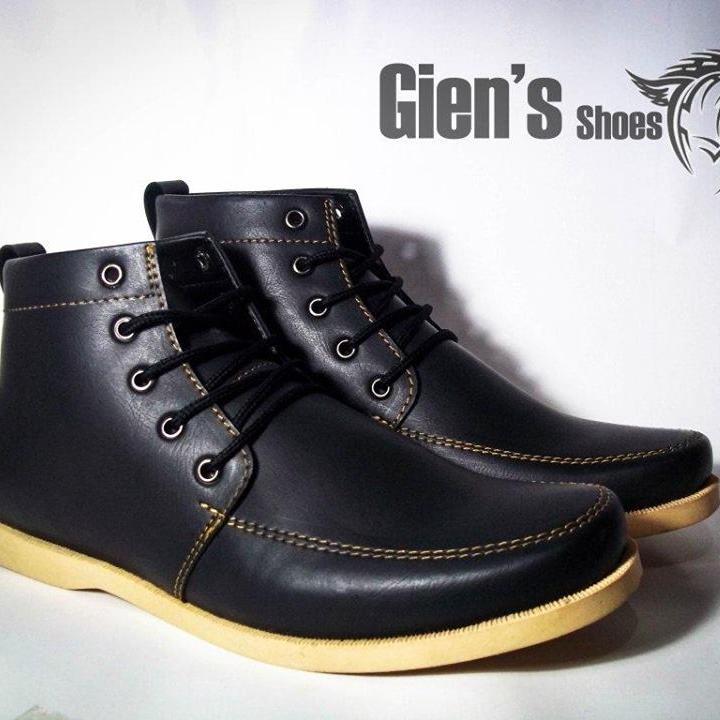 Jual aneka sepatu berkualitas, harga menarik, no tipu-tipu. pin admin ; 5253882E dan 7F7F2B5C. via hp 08995882198.
