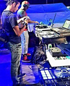 GRACIAS POR SER PARTE DE MIS REDES.
BIENVENIDO A TWITTER OFFIAL
INSTERGRAM @YOSOYDJWARNER
TAGGED @DJWARNERFCLUB
VEVO @DJWARNERTV
BOOKING 1+5708926148.