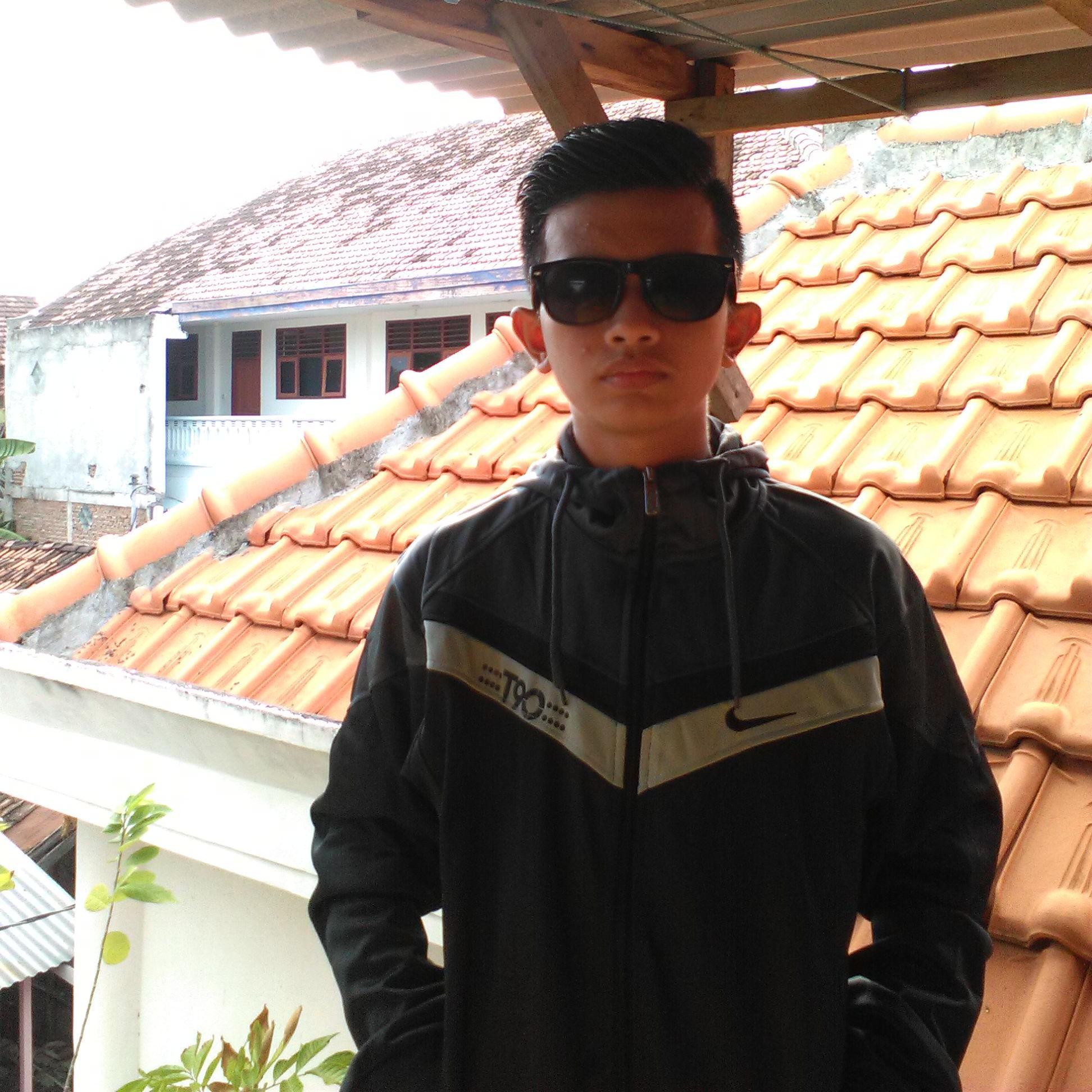 Follow @RiffqiLagi For Follback ? Just Mention | SMKN 1 LAMONGAN | PERBANKAN SYARIAH |