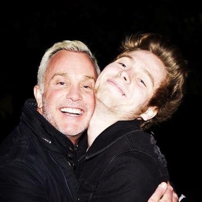 hey beautiful, @mikerowavepizza gave you a free follow so please go follow her. ilysfm