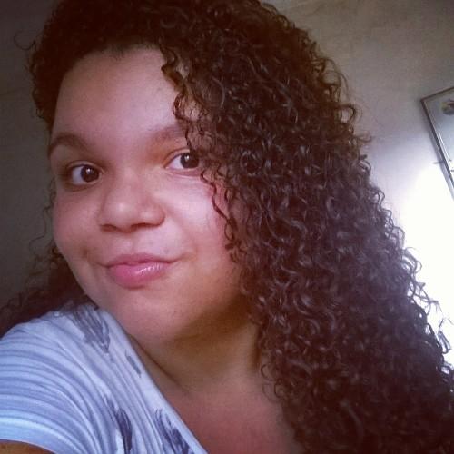 Uma pessoa realista ,que beira o pessimismo e que assim sobrevive sem frustrações !