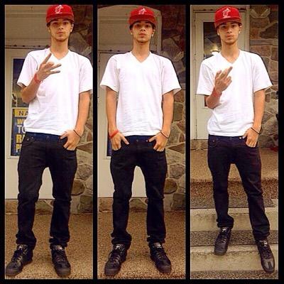 youngtony_717's profile picture. 