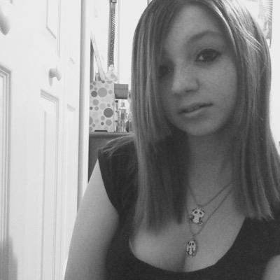 •Monster ~ ~ •Freshman ~ ~ •I fangirl over Harry Potter ~ ~ •Bands are life ~ ~ •Florida