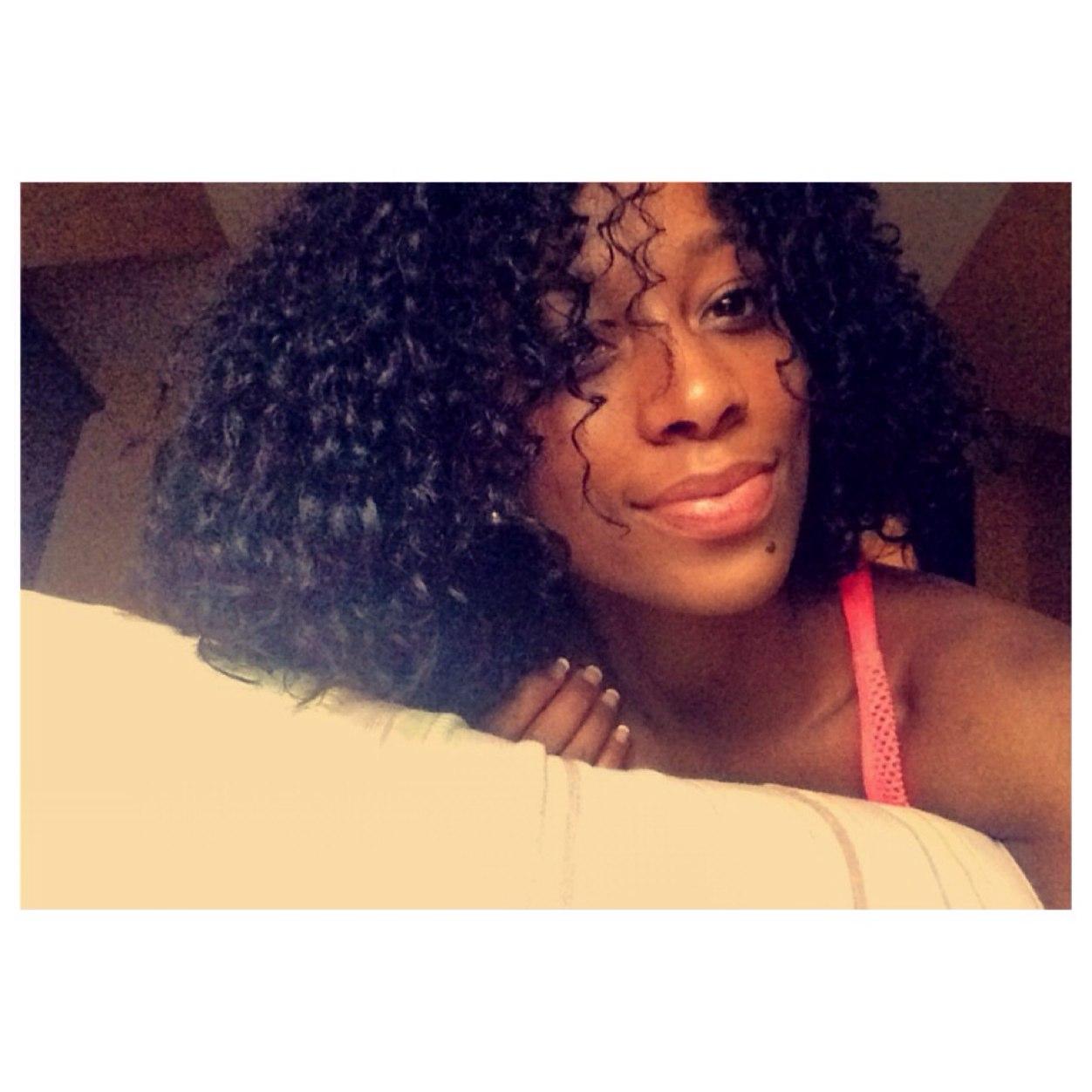 Outgoing girl, love to smile, family first, love to dance, aspire model #teamcapeverdean #fashion