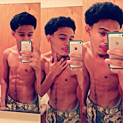 ✒️kik?Royalty_b4_loyalty ✒️tattz artist ✒️young dncer ✒️young artist ✒️17 ✒️help me get as mny follows on here as i hve on my gram✒️FMOI:@kid_romeo143