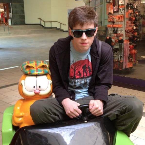 Poketuber with bad hair and worse hats. FC: 3110-4370-9162. Check out my channel below!