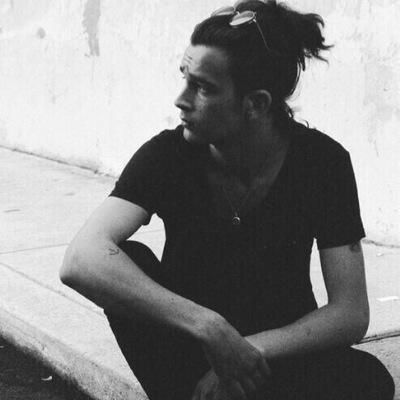 The1975_kings's profile picture. where´s the fun in doing what you´re told? my husband @Truman_Black  is a fucking leyend