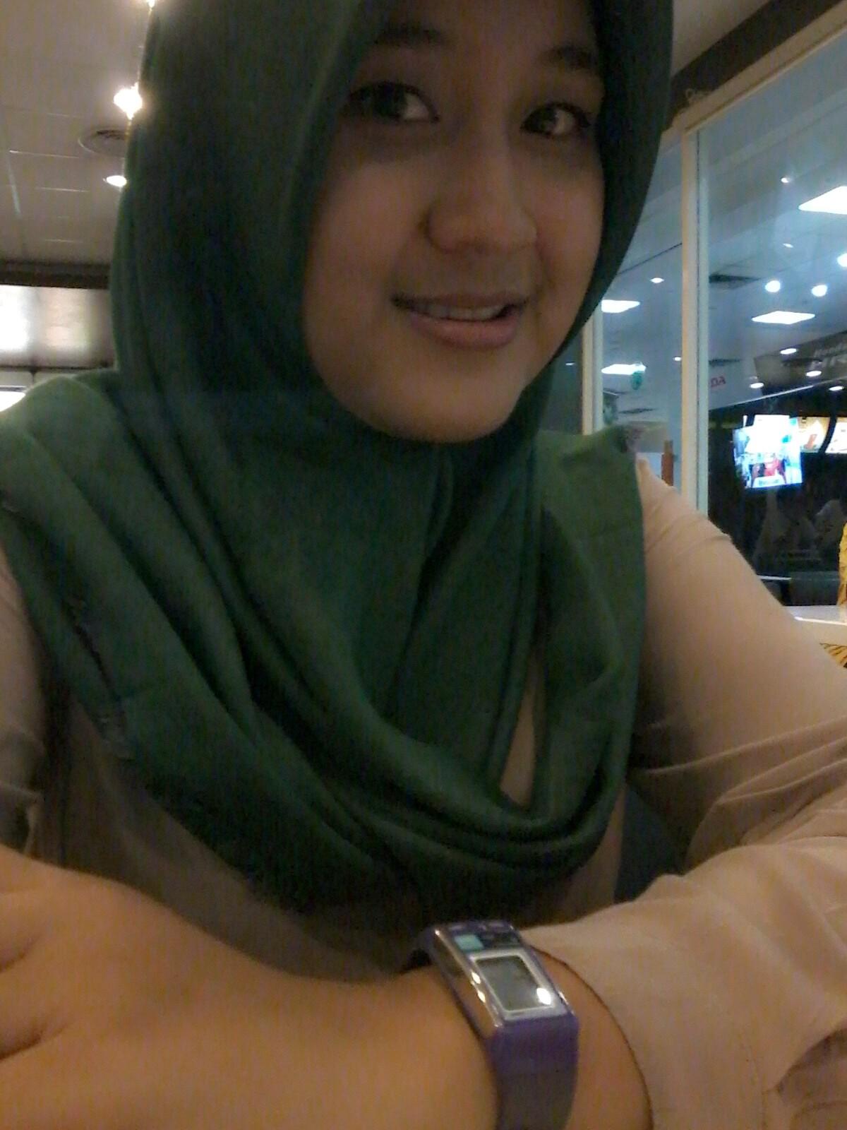 Indri_rest's profile picture. I'm just ordinary girl | I'm nurse