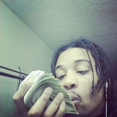 it's sherm g hello,world young nigga trying get the cash love flexing bout that action but I'm trying get this rap check me and tha gang B.B.G body bags gang