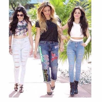 FOLLOW @JAUREGUIISBAE -since you got a free follow