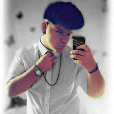 ❤ Follow Me! ✊❤ 
Geordie Shore.
 Boy And 17 Years Old!✌- Naples ☀
I LOVE MUSIC AND PHOTOS 
~ HOUSE REMIX! - ❤JB si my drug.❤ ~